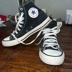 Converse-High top Chuck Taylor All Star. Size Men’s 6.5/ Women’s 8